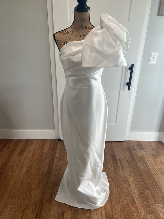 Custom Dresses & Skirts - Elegant One-Shoulder White Satin Dress with Statement Bow